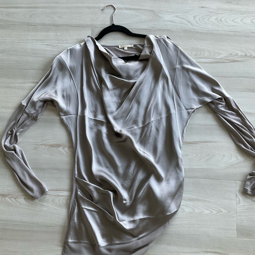 Gorgeous silver combo tunic/top- casual or fancy - Picture 2 of 9